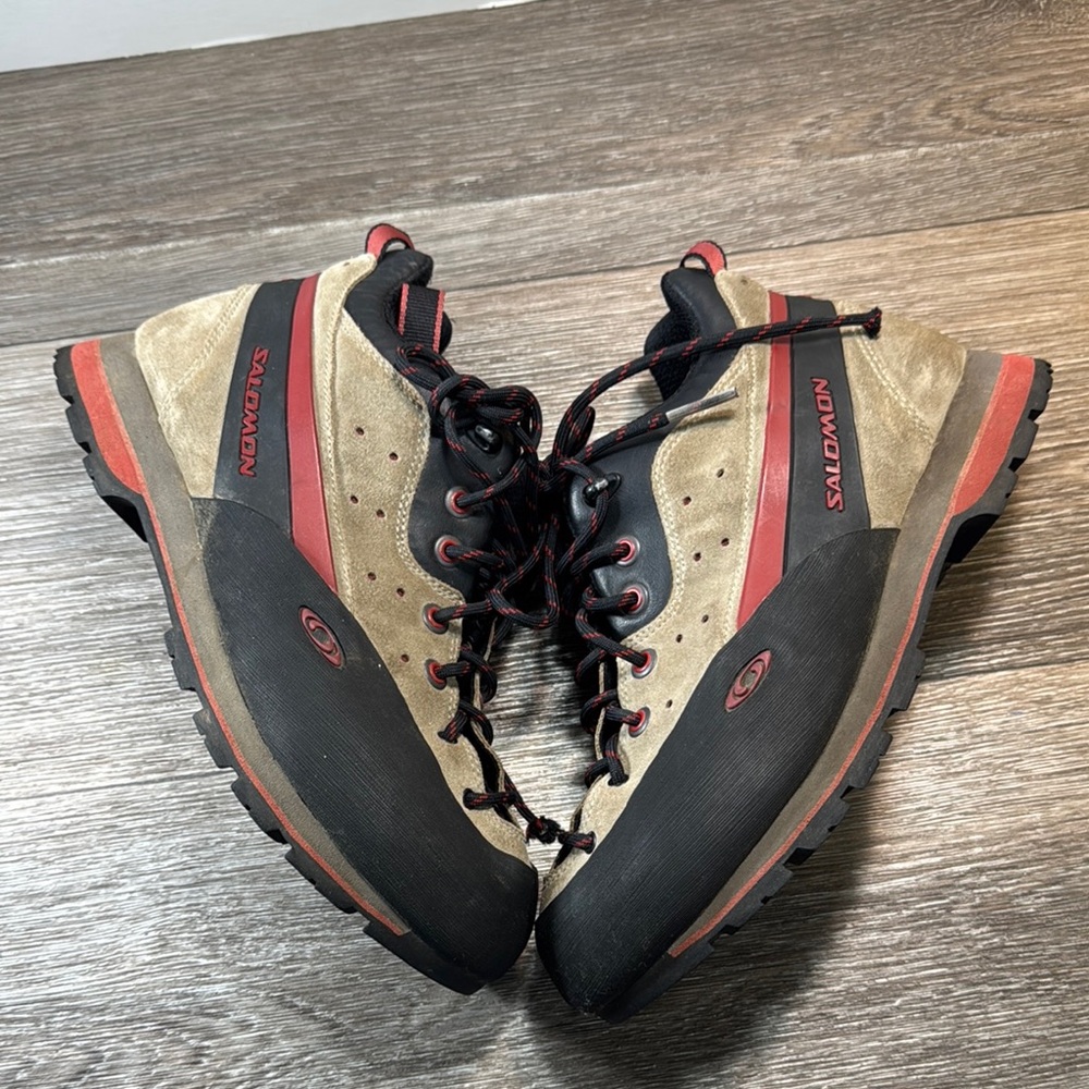 Vintage Salomon Men's hiking boots size 9.5 (b168)